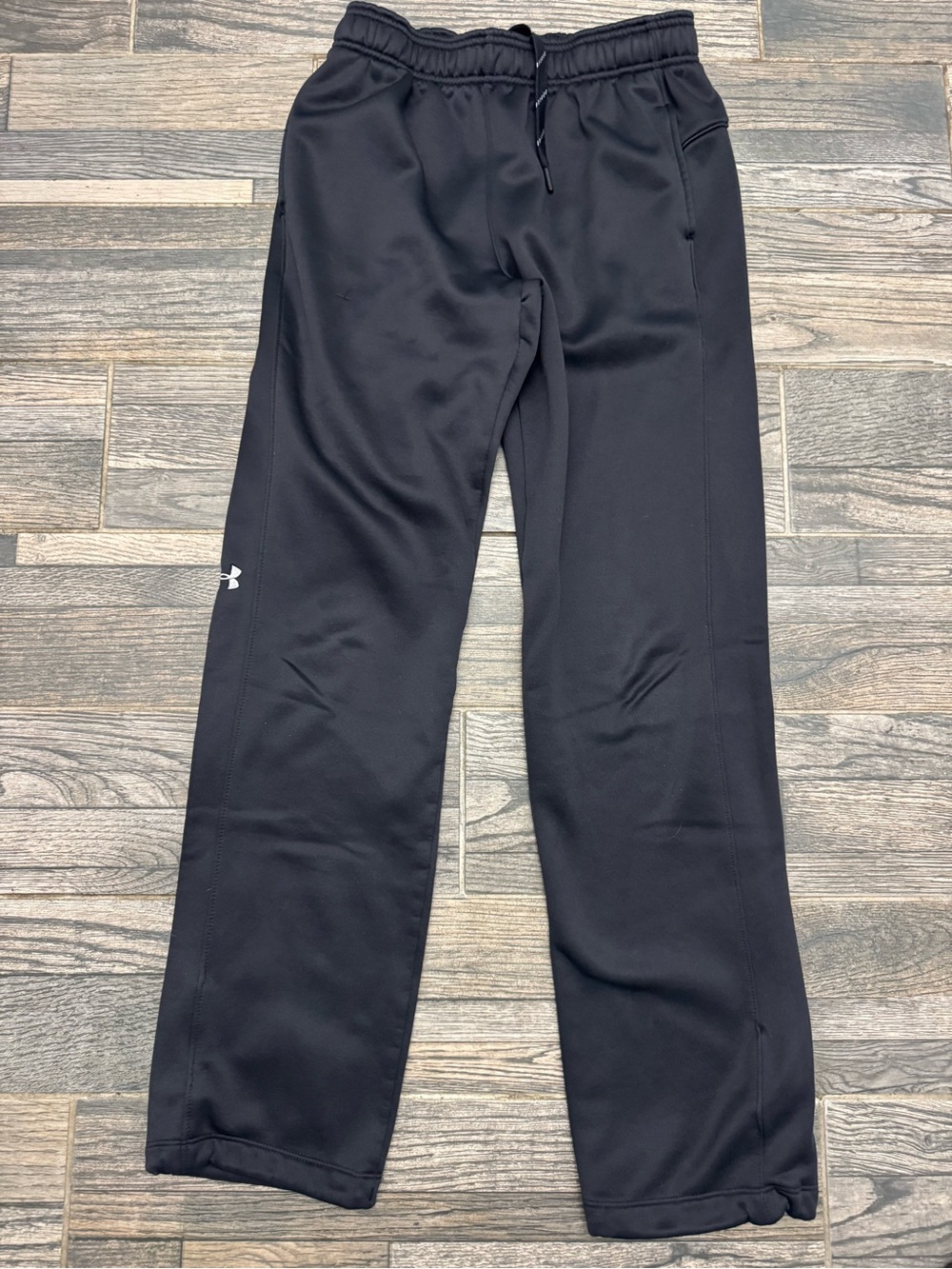 Under Armour Men’s loose Cold gear - size small